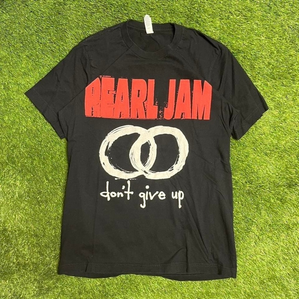 Pearl Jam Don't Give Up 2022 tour shirt #PearlJam #TourTee